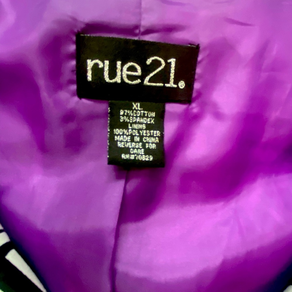 Rue21 XL Blk/Wh Jacket - Picture 8 of 9